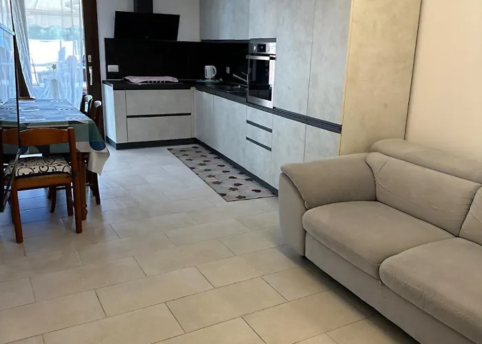 Beautiful With Swimming Pool 아파트 *